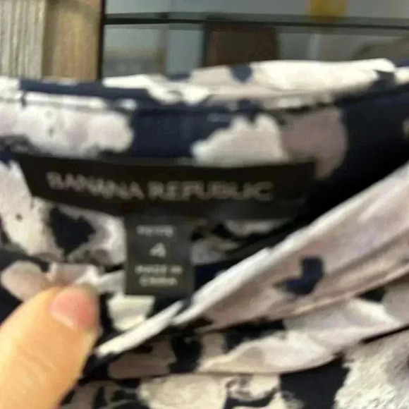 Banana Republic Skirt Ruched White/Black Tuli Floral Size 4 petite - Picture 7 of 7